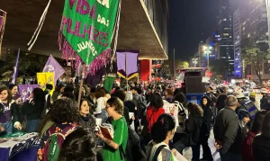 Ato na Paulista clama por manutenção do aborto legal para vítimas de estupro após revogação de norma do Conanda