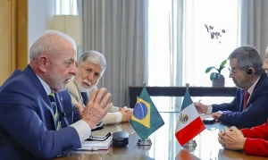 Lula compara protestos no México a 2013 no Brasil e alerta sobre manipulação e ‘dedos externos’