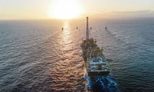 Petrobras mira pré-sal: gigante do petróleo adquire 50% do campo de exploração Itaimbezinho na Bacia de Campos
