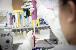 São Paulo descarta segundo caso suspeito de Ebola em 2024 após testes rigorosos; veja sintomas e transmissão