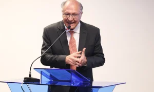 Alckmin Defende Obras da Transnordestina no TCU e Inaugura Terminal 100% Elétrico em Suape