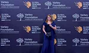 Professora Premiada Transforma Lixo em Robôs e Revoluciona Educação: Conheça D&eacute;bora Garofalo e Seu Projeto de Sucesso