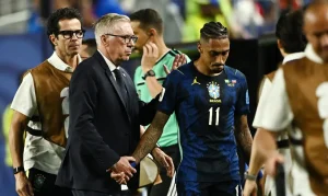 Raphinha fora! Atacante da Seleção Brasileira sofre lesão na coxa direita e futuro na Copa é incerto; veja comunicado oficial da CBF