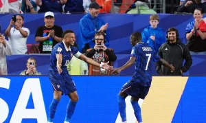 França de Mbappé não dá chances ao Iraque após chuva torrencial e vence por 3 a 0 na Copa do Mundo de 2026