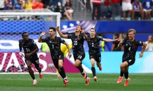 Herói Inesperado: Gol no Fim Garante Oitavas de Final inéditas para o Canadá na Copa