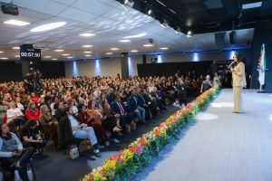 Rompendo paradigmas e quebrando tabus, Cíntia Chagas palestra em Arujá