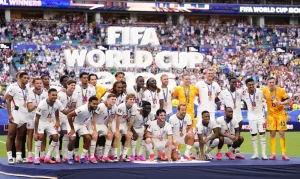 Inglaterra vence França em jogo histórico de 10 gols e Mbappé se torna maior artilheiro de Copas