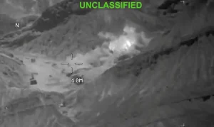 EUA atacam unidade nuclear do Irã enquanto sediam final da Copa do Mundo; Teerã retalia em 3 países
