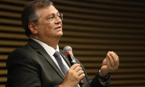 Dino envia explicações de partidos sobre emendas à PF: Valdemar Costa Neto e Gilberto Kassab são os primeiros a responder sobre influência política na gestão de verbas
