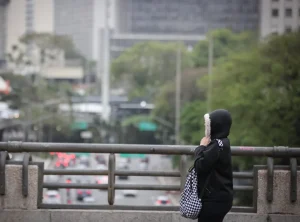 Inverno: Banhos Quentes, Lã e Falta de Hidratante Podem Destruir Sua Pele, Saiba os Cuidados Essenciais