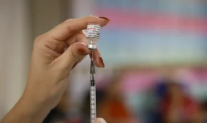 Vacina contra HPV no Brasil: Estudo Revela Queda Drástica de Infecções em Jovens Após Imunização