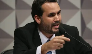 Governo Confirma: Subsídio de R$ 0,35 ao Diesel Não Volta, Mesmo com Petróleo a Quase US$ 100