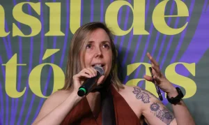 Poetisas Esquecidas do Brasil: Coletânea Revela Riqueza Literária de Mulheres Invisibilizadas por Quatro Séculos