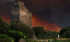 Incêndios Florestais Ameaçam Bordeaux: França e Espanha em Alerta Máximo com Evacuações em Massa e Recordes de Queimadas