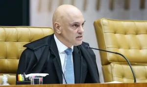 Moraes dá 48h para Bolsonaro explicar uso de sua imagem em vídeo com IA em evento do PL; risco de prisão domiciliar