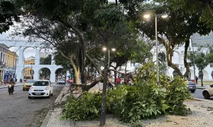 Rio em Alerta: Ventania Forte Causa Apagão, Paralisa Metrô e BRT, e Interrompe Voos no Galeão e Santos Dumont