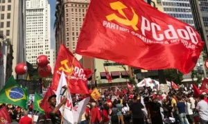 PCdoB oficializa apoio a Lula para 2022: partido busca fortalecer democracia e indústria com candidatura do PT