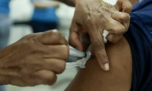 Alerta de Sarampo em SP: Campanha de Multivacinação Começa Segunda-feira para Menores de 15 Anos e Reforço Contra Doença