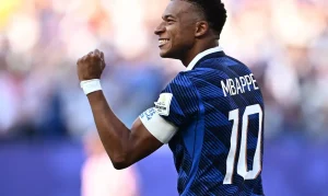 França vence Paraguai nos pênaltis e avança na Copa: Mbappé brilha e Brasil é inspiração para recordes