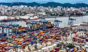 Brasil Avança com EUA em Segurança, Mas Mantém Etanol Fora de Negociações de Tarifas sob Seção 301