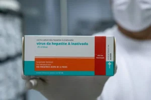 Hepatites Virais: Entenda os Sintomas, Formas de Transmissão e a Importância da Vacinação contra A e B