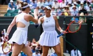 Luisa Stefani faz história em Wimbledon e avança inédita para a final de duplas femininas