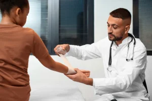 Dor de Crescimento em Crianças: Estudo Revela Que 86% Se Recuperam, Mas Alerta Para Recorrência e Impacto na Vida Adulta