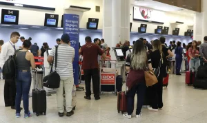 Serviços em Queda: Transportes Puxam Recuo de 0,4% em Maio, Afetando Economia e Turismo Brasileiro