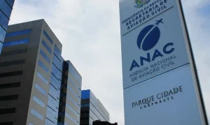 Trote Perigoso com Óleo de Avião Causa Morte de Jovem Piloto e Alerta da Anac: Segurança em Primeiro Lugar