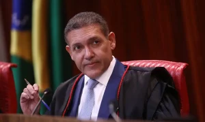 Urna Eletrônica: Patrimônio da Democracia Brasileira, Afirma Presidente do TSE em Defesa do Sistema de Votação Transparente