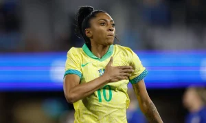 Kerolin no Barcelona: Atacante brasileira assina com clube espanhol por valor recorde no futebol feminino do Brasil