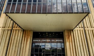 Selic Cai para 14%: Copom Reduz Juros em 0,25 p.p. e Tenta Equilibrar Inflação e Crescimento Econômico