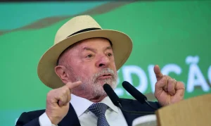 Lula critica Trump por revogar visto de embaixadora brasileira: “Atitude irresponsável e impensada”