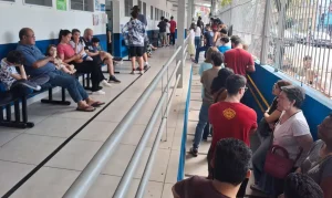 Sarampo em SP: Filas Gigantes marcam Sábado de Vacinação e Saúde Alerta para Risco em Cidades Chave