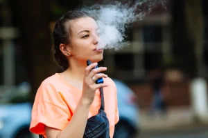 Tabaco Aquecido Pode Piorar Esclerose Múltipla? Pesquisa da USP Revela Conexão Preocupante com Nicotina e Sistema Imune