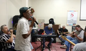 Harmonia Enlouquece: Grupo Musical de Pacientes Psiquiátricos do Rio Lança Novo Álbum e Celebra 25 Anos de Música e Superação