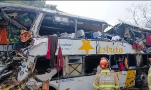 Tragédia em Petrópolis: Ônibus tomba e deixa 10 vítimas fatais, todas mulheres; entenda o que aconteceu