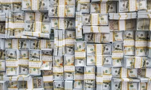 Dólar despenca a R$ 5,14 com alívio global e bolsa de valores dispara: entenda os motivos