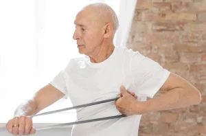 Perda de Força Muscular em Idosos: Cientistas Revelam Alerta Crucial para Mobilidade e Risco de Quedas na Velhice