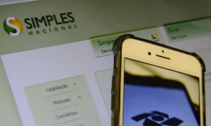 Simples Nacional 2027: Opção Antecipada para Setembro de 2026 e Novas Regras para IBS e CBS Chocam MEIs e PMEs