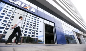 Lucro da Caixa dispara 5,9% no 2º trimestre impulsionado por crédito imobiliário, mas inadimplência avança
