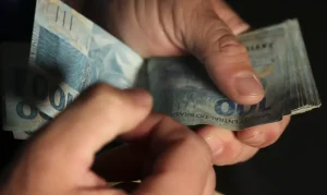 Dívida Pública Supera R$ 9,2 Trilhões em Julho: Juros Elevados Pressionam Contas do Governo Brasileiro