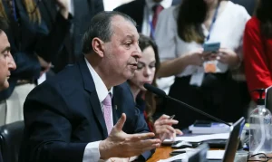 Fim da Escala 6×1: Relator da CCJ no Senado dá parecer favorável à PEC que reduz jornada para 40 horas semanais
