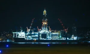 Camex Ignora Liminar Judicial e Prorroga Imposto de Exportação de Petróleo por 60 Dias, Impactando Empresas do Setor