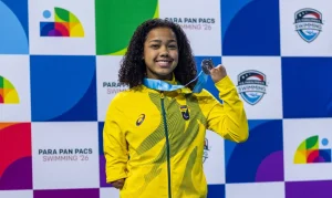 Nadadora Alessandra Oliveira Quebra Recorde Mundial nos 100m Peito no Parapan-Pacífico, Brasil Brilha com Ouro e Prata