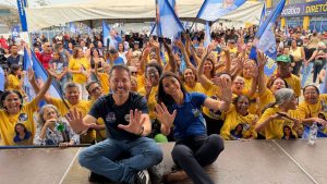 Saulo Pedroso oficializa parceria com Clau Camargo em Arujá e destaca compromisso com demandas da região