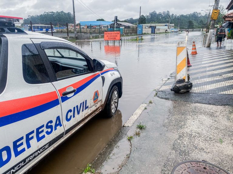 Prefeitura de Itaquá mantém força-tarefa e amplia atendimento às famílias afetadas pelas chuvas neste domingo (13)
