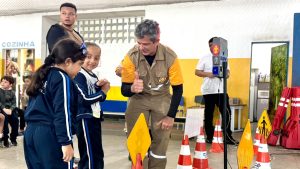 Semana Nacional do Trânsito leva ações de educação e segurança viária para escolas de Arujá