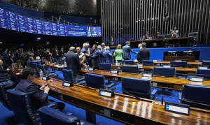 PEC da Escala 6×1: Aziz articula rito especial para acelerar votação no Plenário do Senado