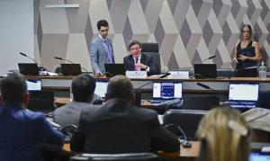 Votação da MP da ‘Taxa das Blusinhas’ Adiada: Entenda o Que Acontece Agora e Impacto nas Compras Internacionais